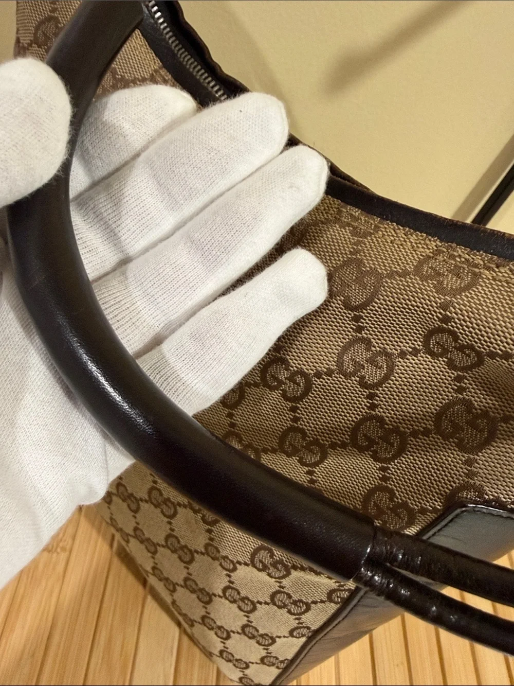 💯% Authentic Gucci Brown GG Canvas Shoulder Bag with dark brown leather Trim